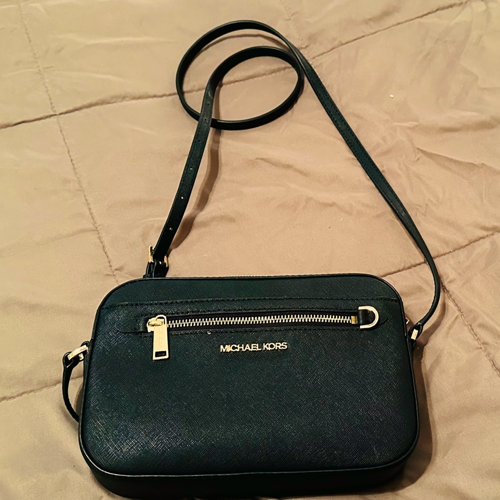 Brand New/Never Used Black MK Jet Set Large Saffiano Leather Crossbody Bag